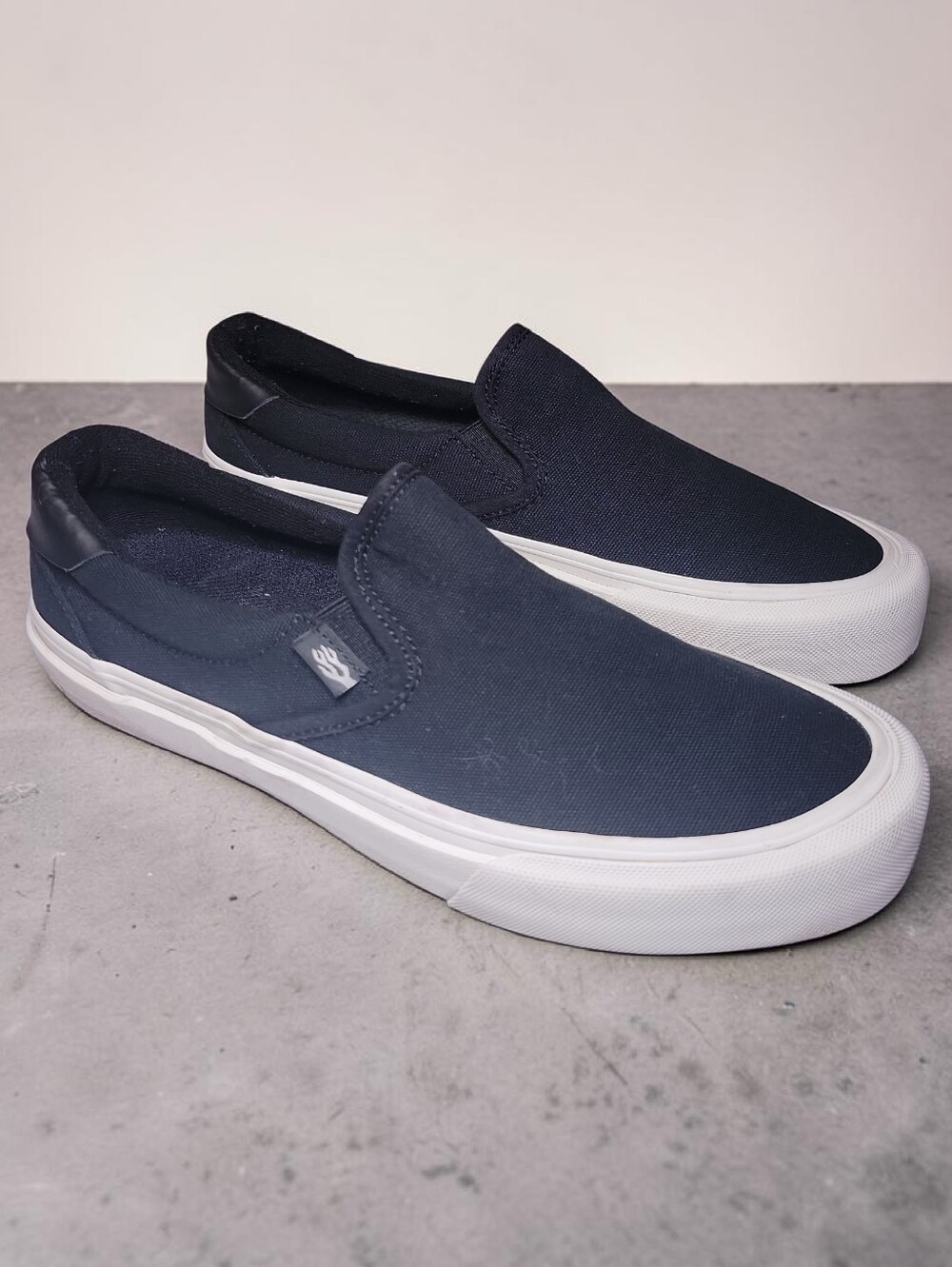 Straye Men's Slip-On Canvas Sneakers in Black